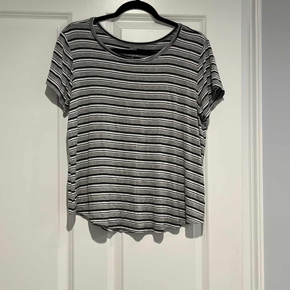 Women’s blouse w/ stripes